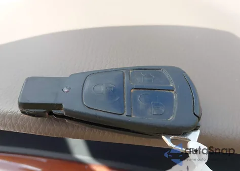 2000 Mercedes-Benz S 430 z USA, uszkodzony, nr VIN WDBNG70J8YA007057